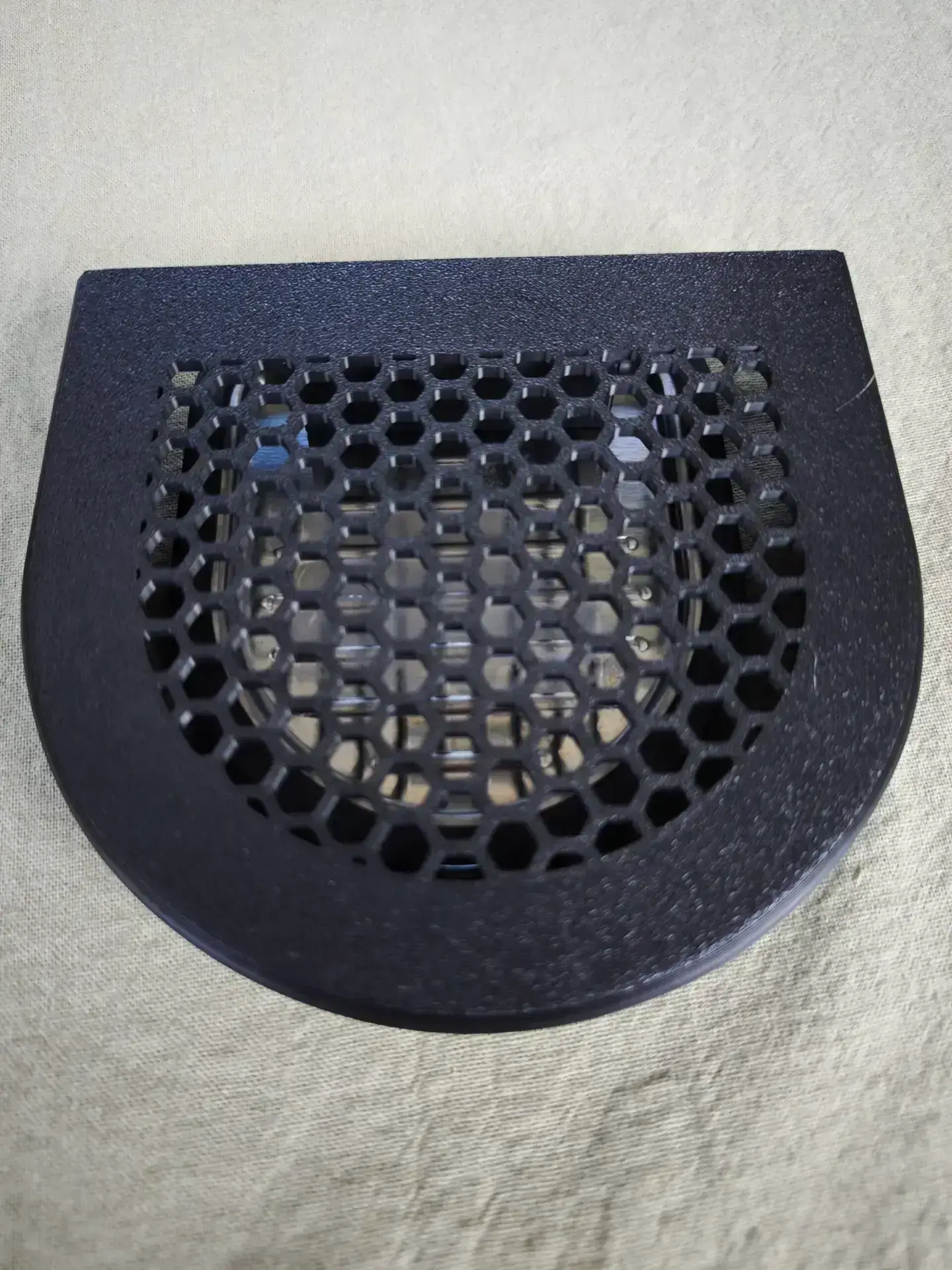 Makroaufnahme des Honeycomb-Wabengitters auf Leinenstoff