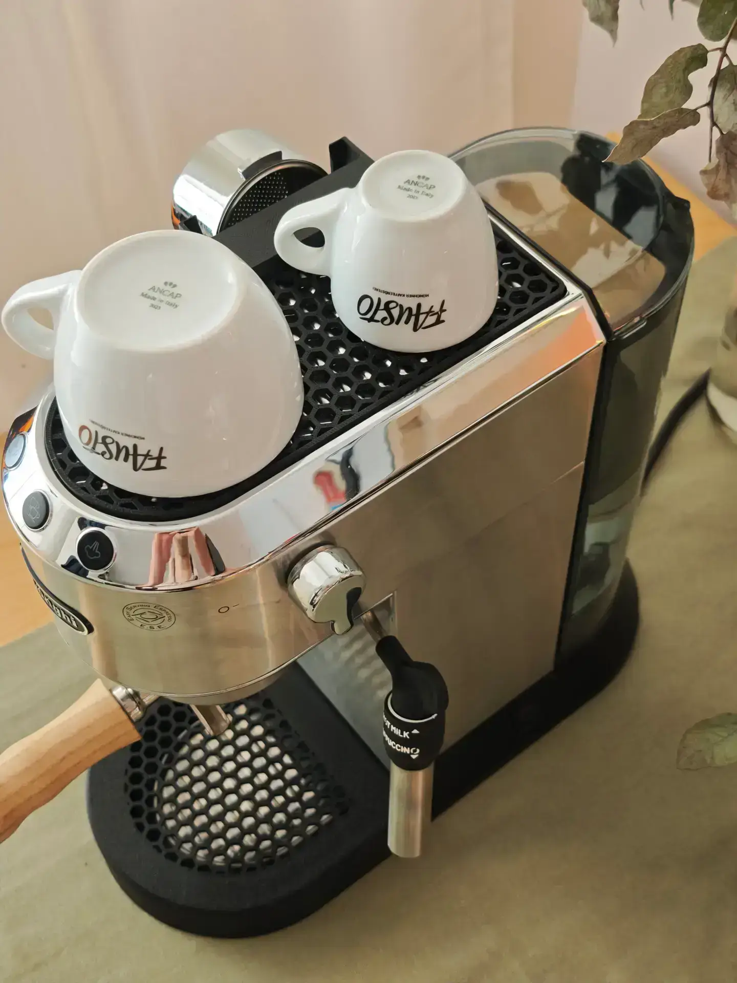 Dedica fully equipped with drip tray, cup rest and portafilter holder