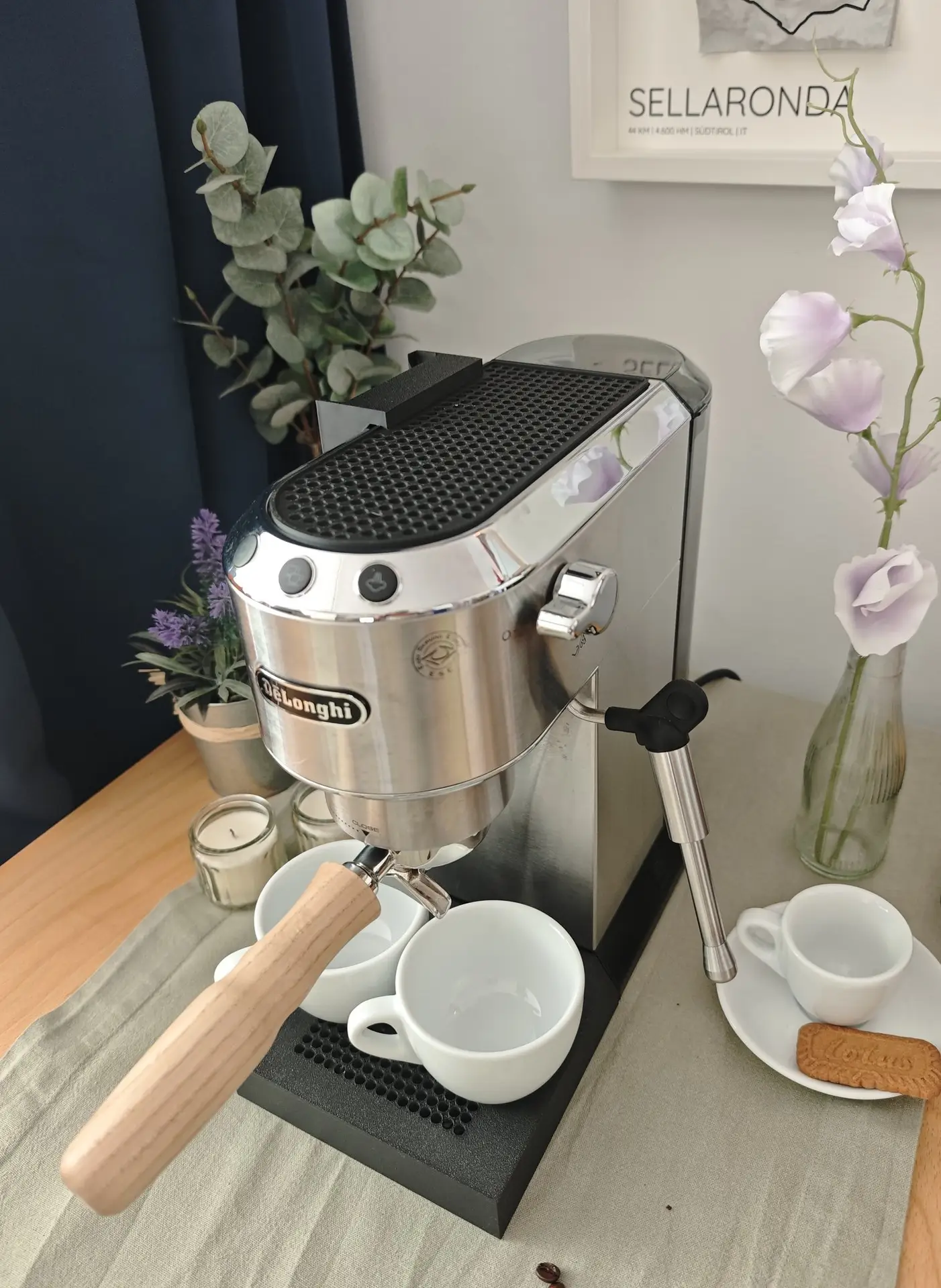 3D render of the Livanto drip tray with round holes, at an angle from above (placeholder, will be replaced by a product photo)